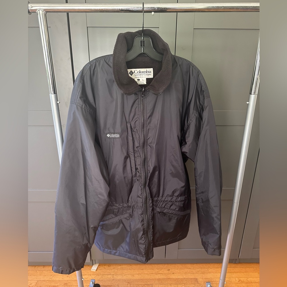 Columbia Men’s drawstring jacket with fleece lining, size L